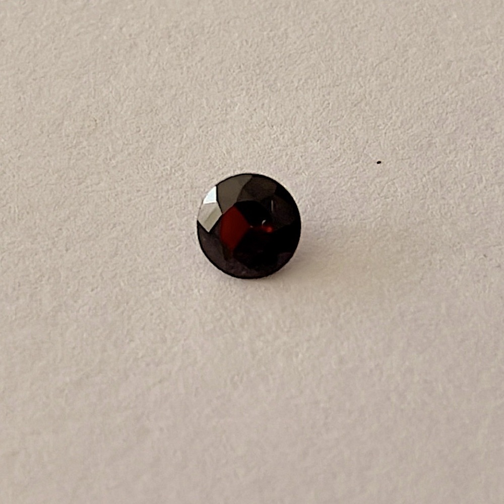Reddish Brown 1/2 Carat Round Garnet (Loose) Gemstone